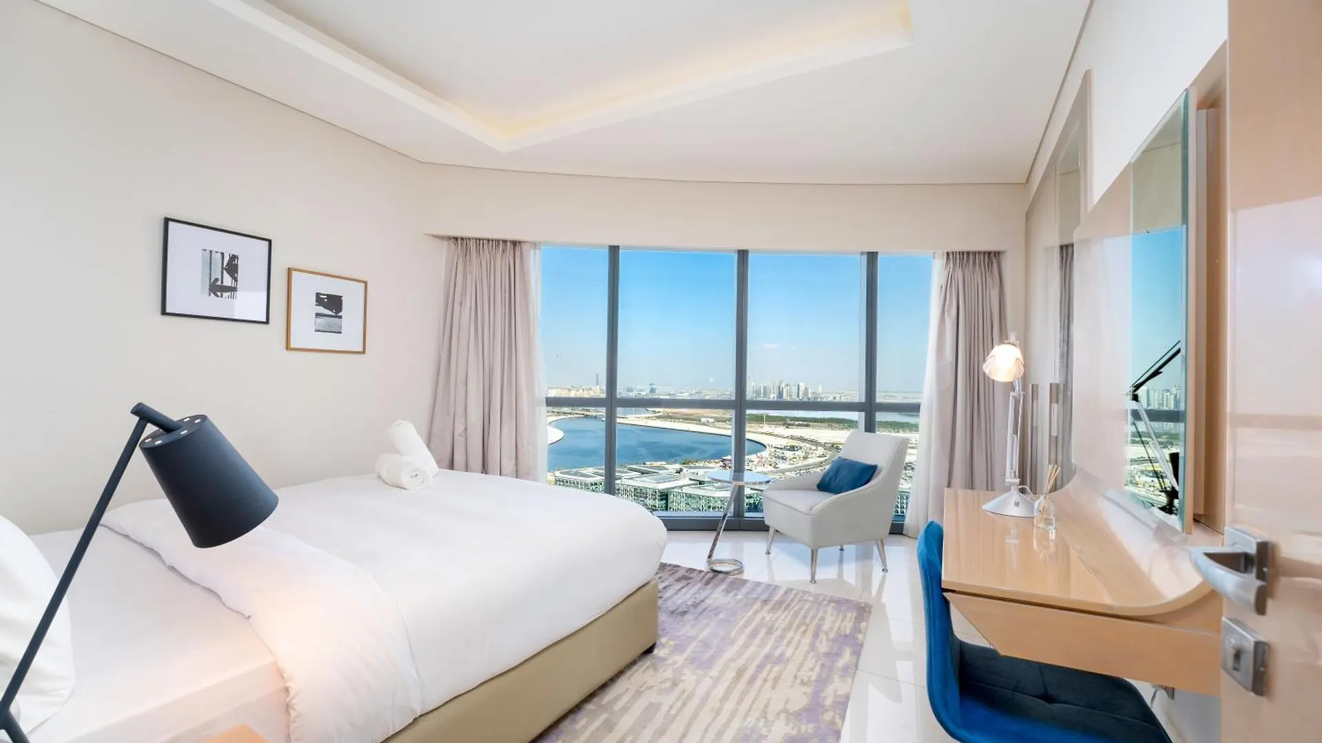 Apartment Luxe Living Redefined Spacious 3Br Haven In Damac Towers By Paramount, Stunning Views, Elite Amenities Dubai